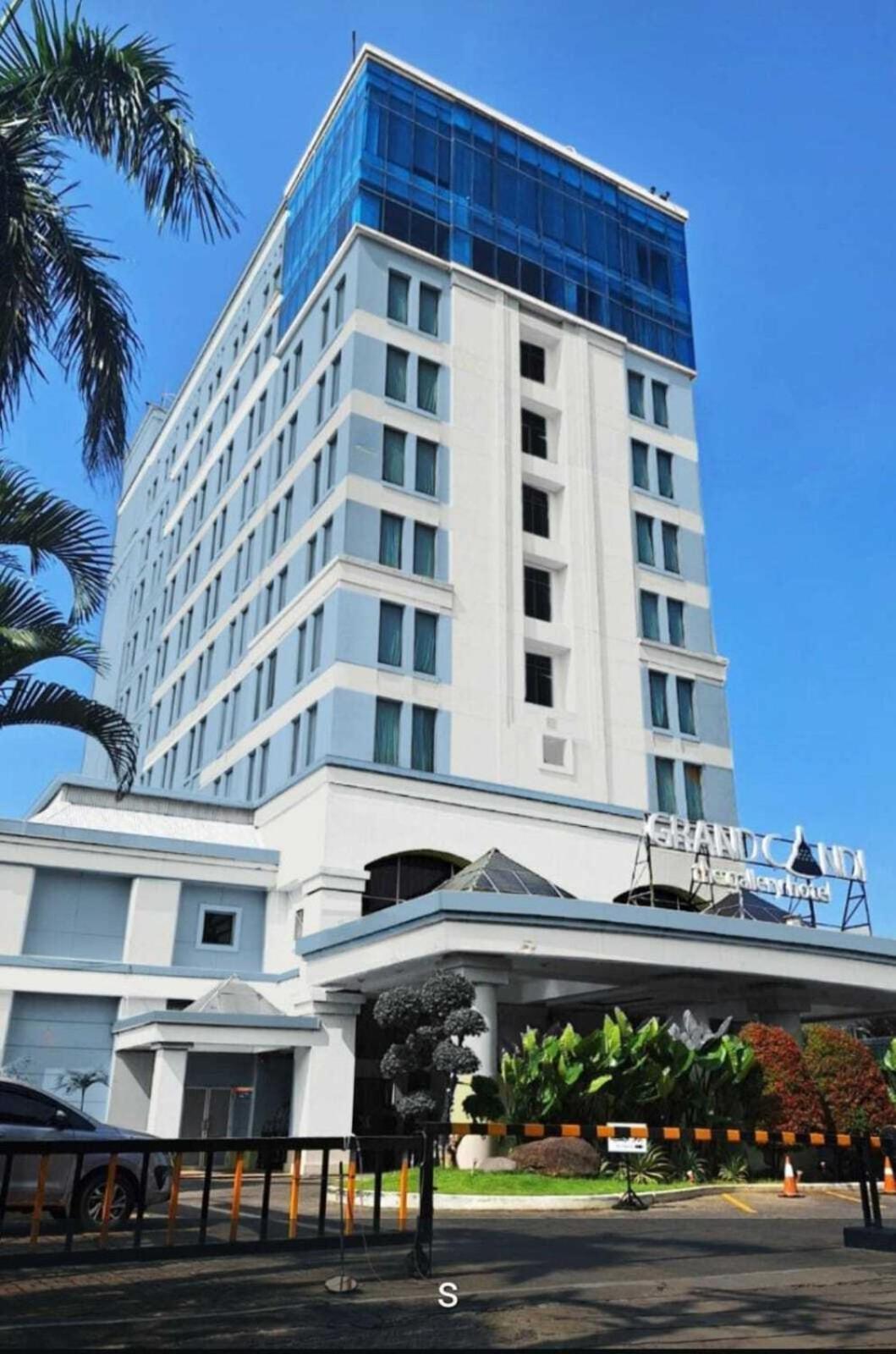 Grand Candi Hotel Semarang Esterno foto