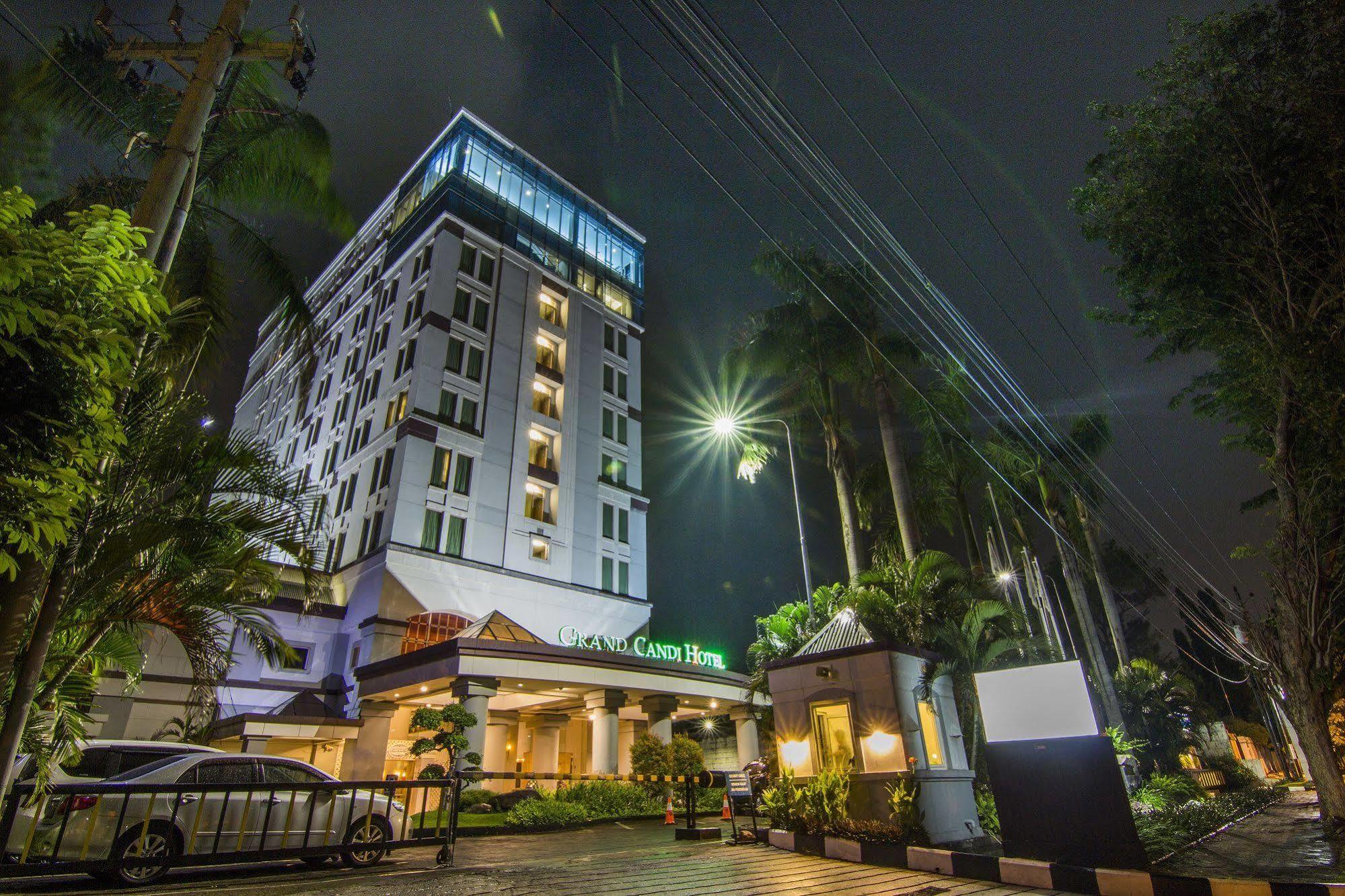 Grand Candi Hotel Semarang Esterno foto